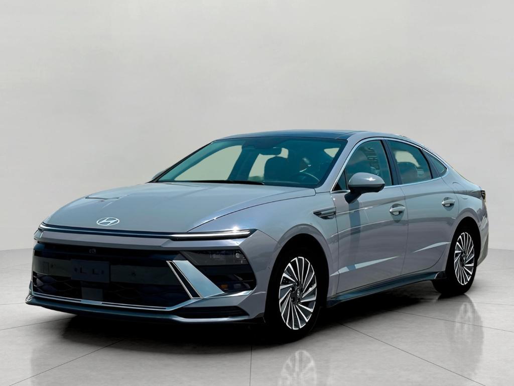 new 2025 Hyundai Sonata Hybrid car, priced at $37,641