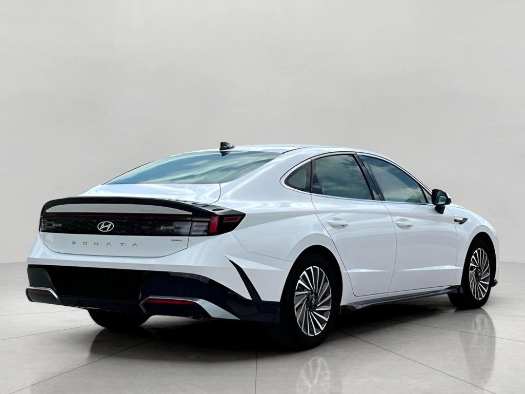 new 2025 Hyundai Sonata Hybrid car, priced at $31,831