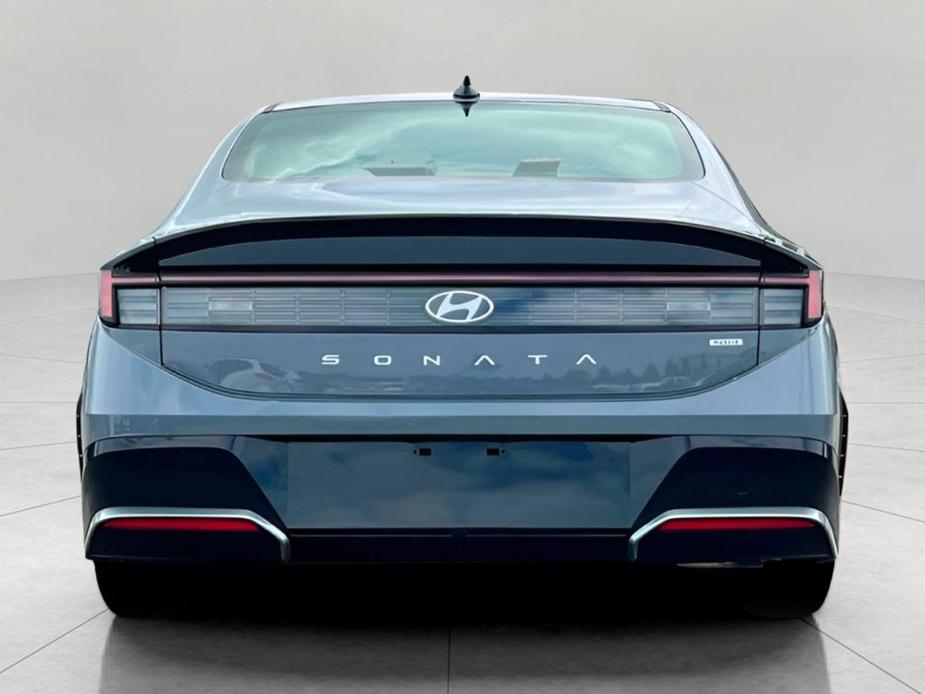 new 2025 Hyundai Sonata Hybrid car, priced at $31,203