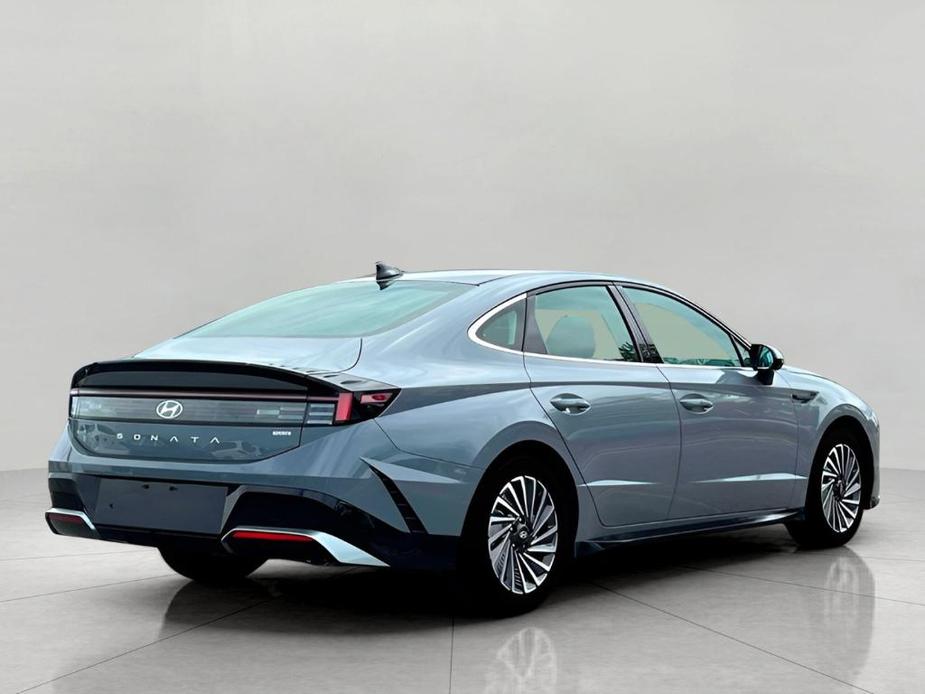 new 2025 Hyundai Sonata Hybrid car, priced at $31,203