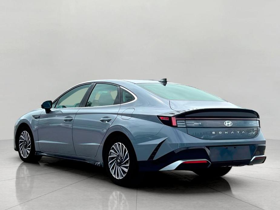 new 2025 Hyundai Sonata Hybrid car, priced at $31,203