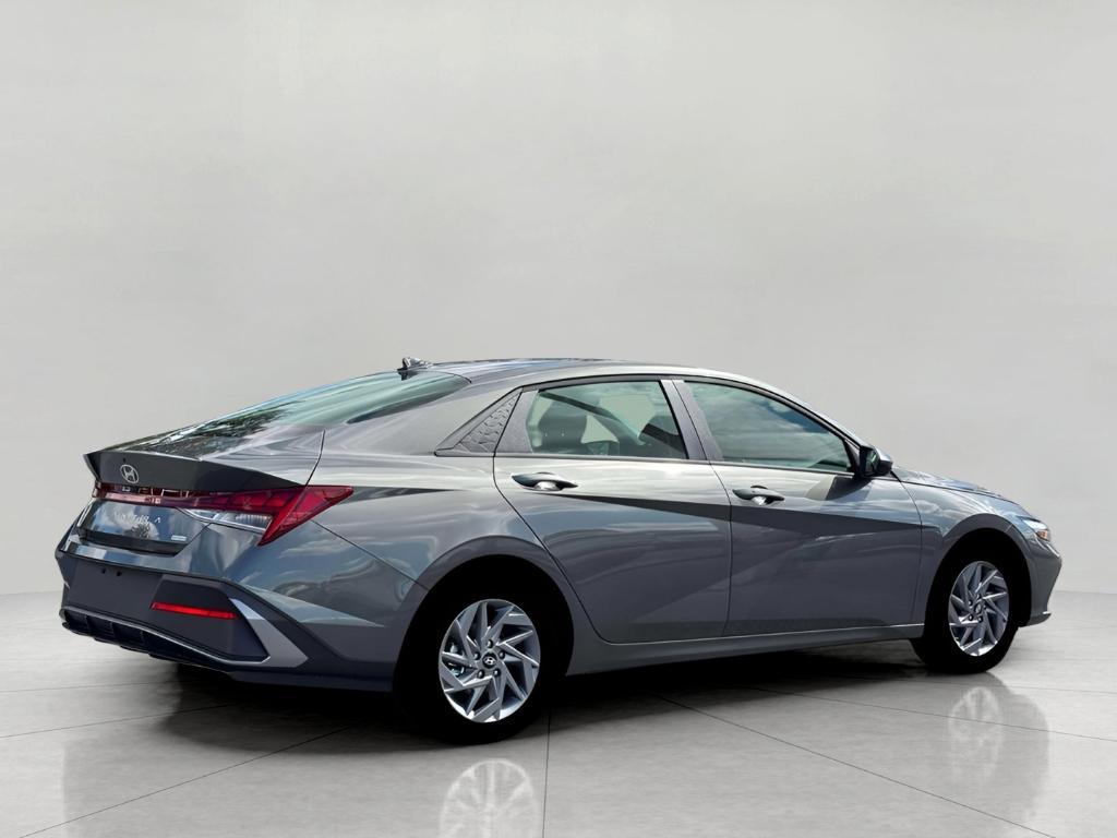 new 2026 Hyundai ELANTRA HEV car, priced at $26,721