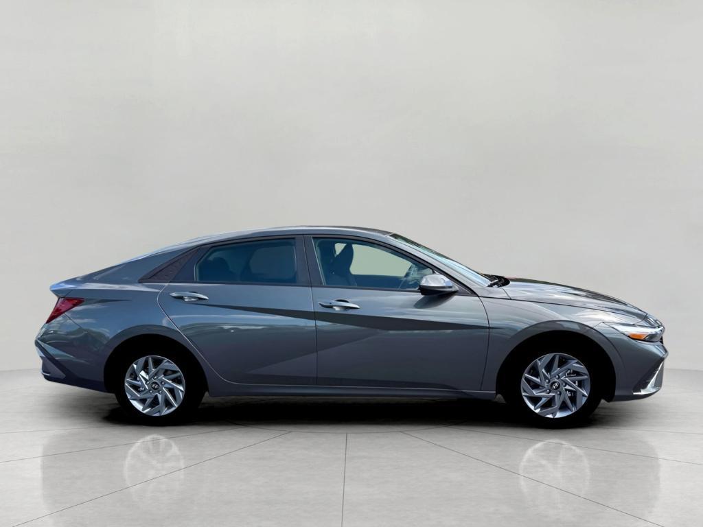 new 2026 Hyundai ELANTRA HEV car, priced at $26,721