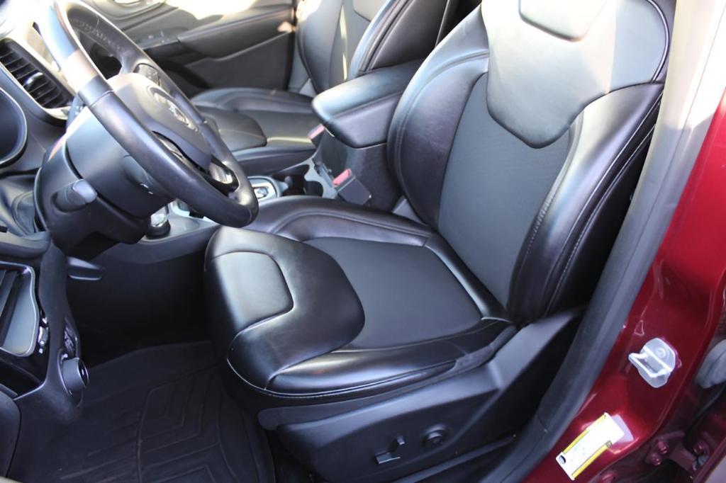 used 2019 Jeep Cherokee car, priced at $15,314