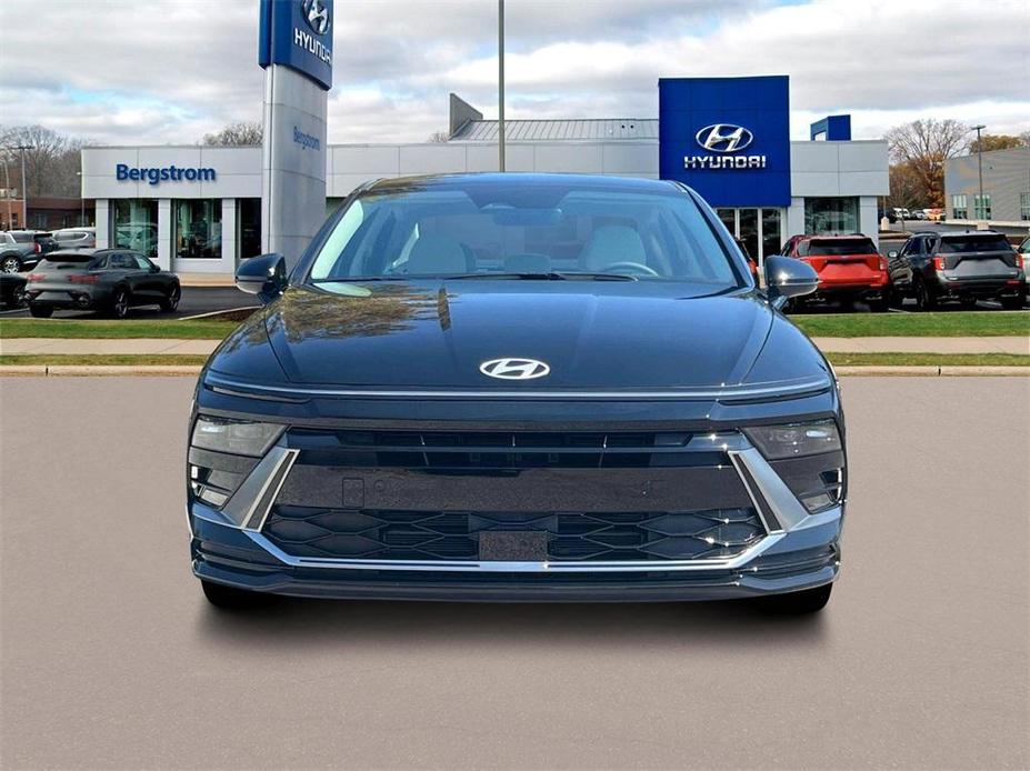 new 2025 Hyundai Sonata Hybrid car, priced at $31,381