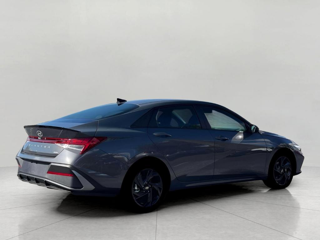 new 2026 Hyundai ELANTRA HEV car, priced at $28,526