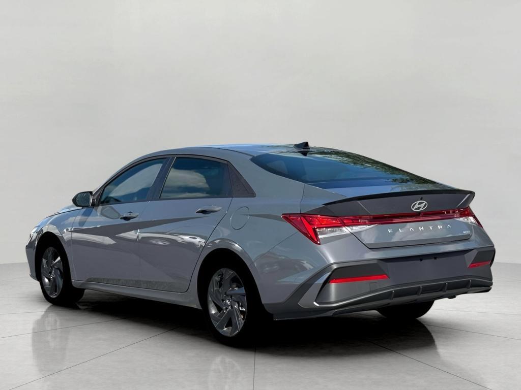 new 2026 Hyundai ELANTRA HEV car, priced at $28,526