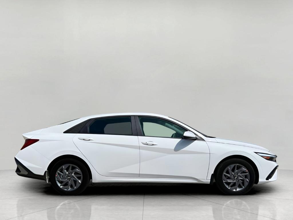 new 2025 Hyundai ELANTRA HEV car, priced at $27,805