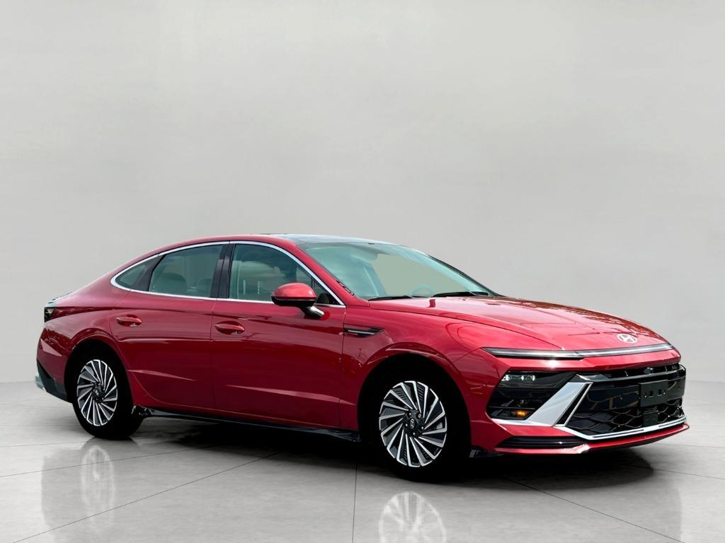 new 2025 Hyundai Sonata Hybrid car, priced at $38,091