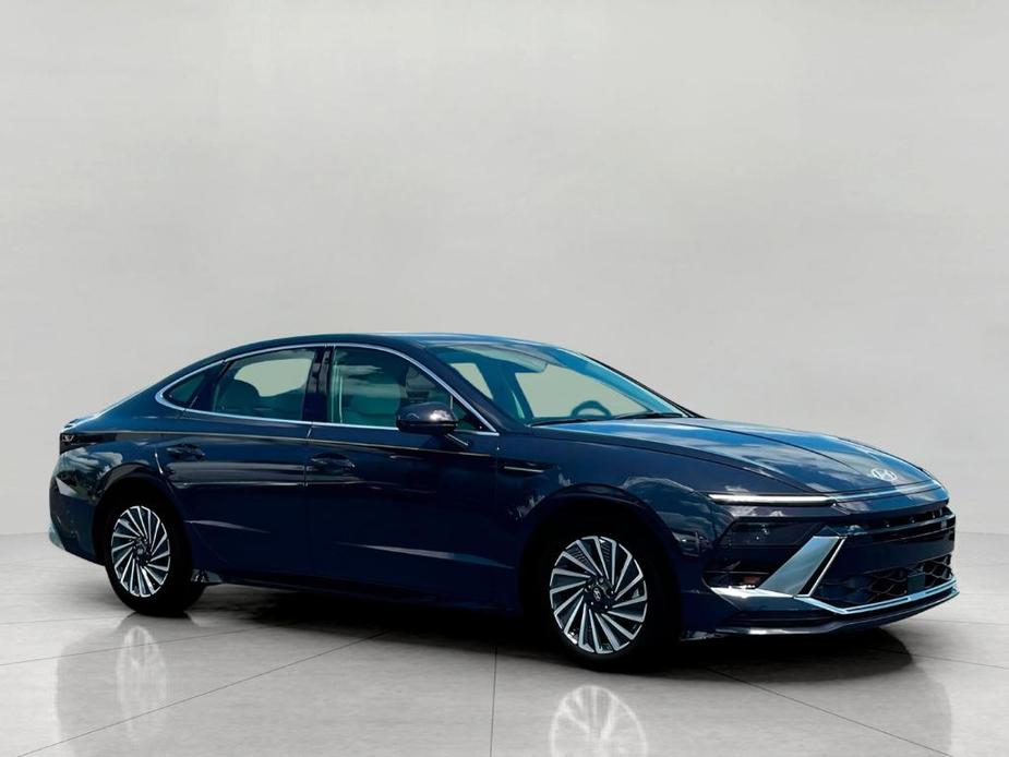 new 2024 Hyundai Sonata Hybrid car, priced at $31,191