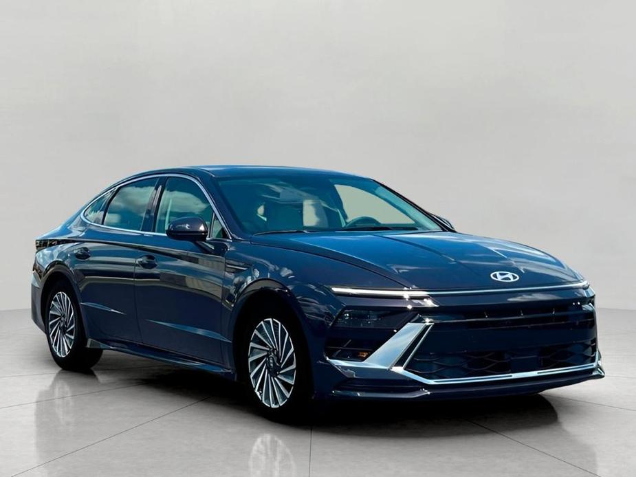 new 2024 Hyundai Sonata Hybrid car, priced at $31,191