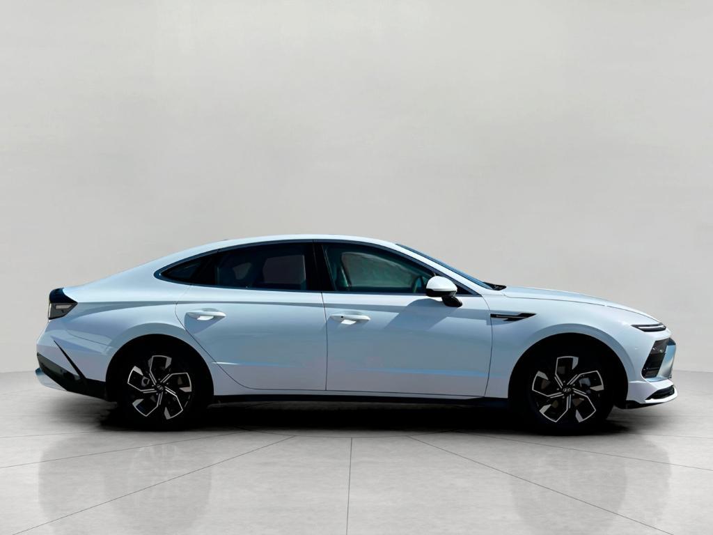 new 2025 Hyundai Sonata car, priced at $29,128