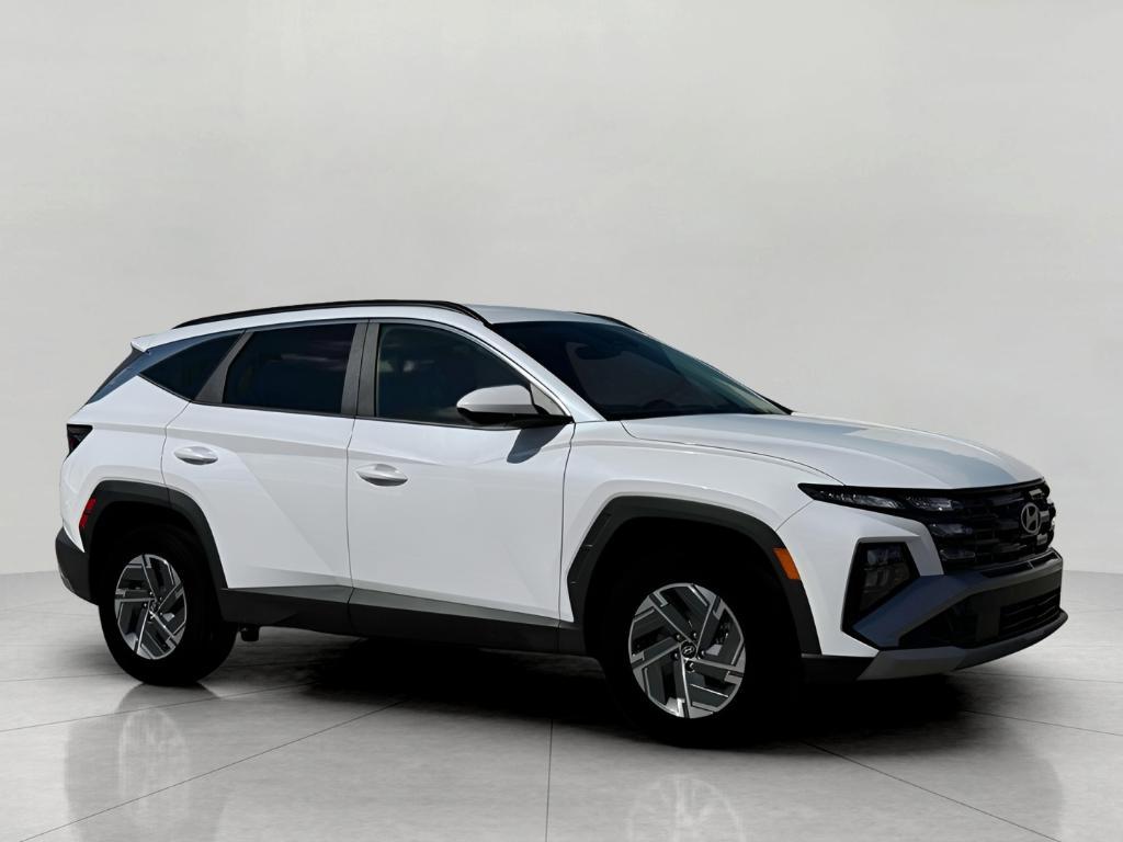 new 2025 Hyundai TUCSON Hybrid car, priced at $34,926