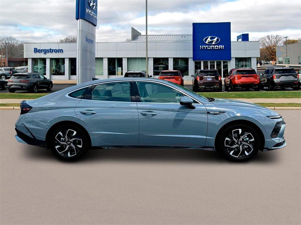 new 2025 Hyundai Sonata car, priced at $28,616