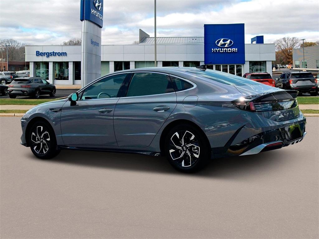 new 2025 Hyundai Sonata car, priced at $28,616