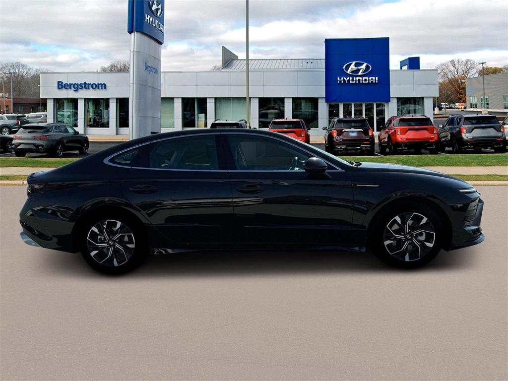 new 2025 Hyundai Sonata car, priced at $28,785