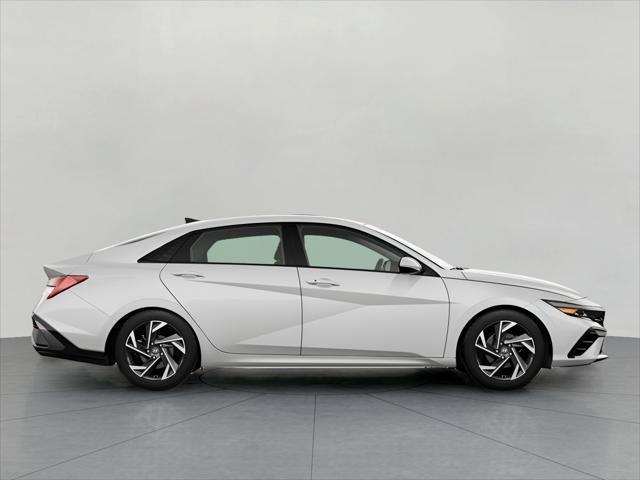 new 2024 Hyundai Elantra car, priced at $26,234