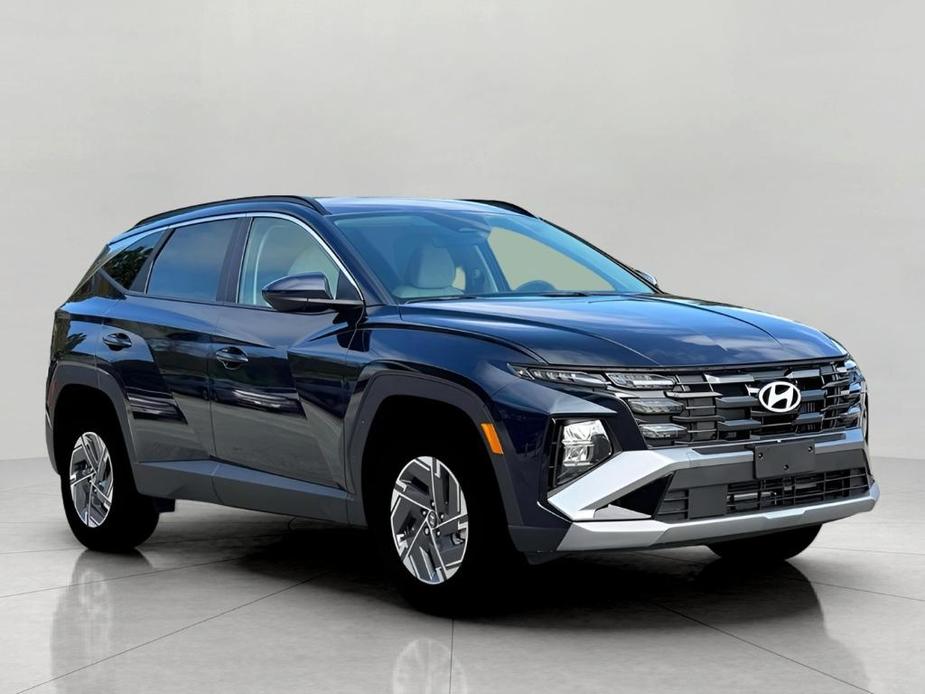 new 2025 Hyundai Tucson Hybrid car, priced at $33,303