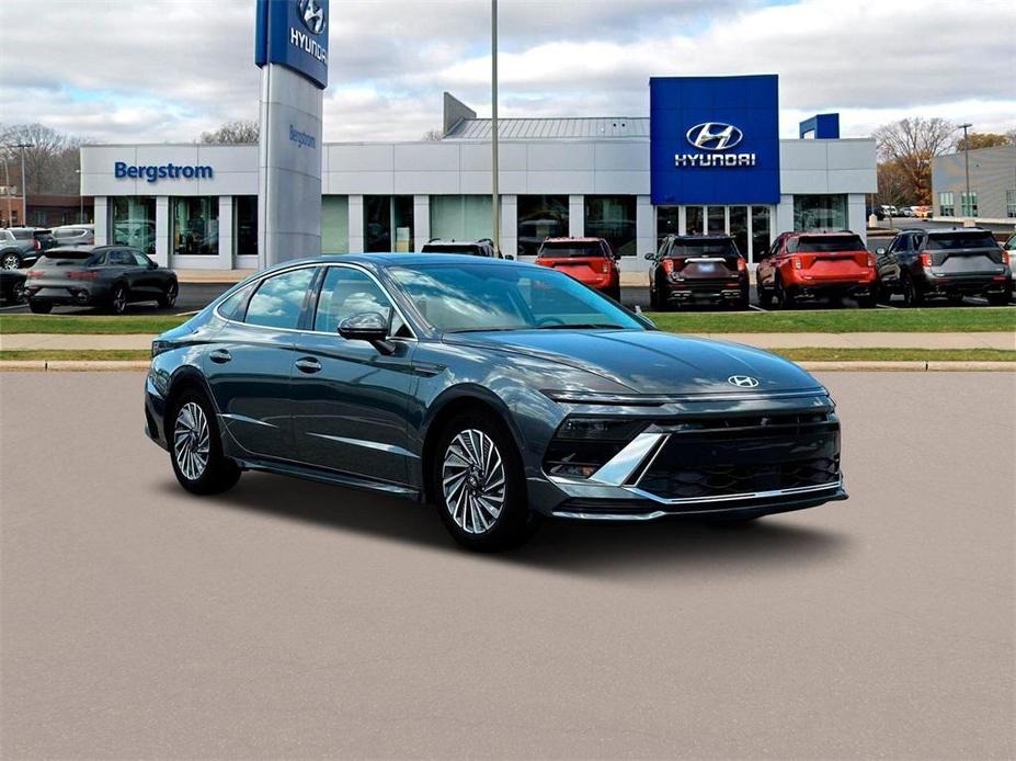 new 2025 Hyundai Sonata Hybrid car, priced at $37,681