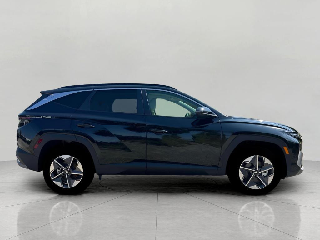 new 2025 Hyundai TUCSON Hybrid car, priced at $35,014