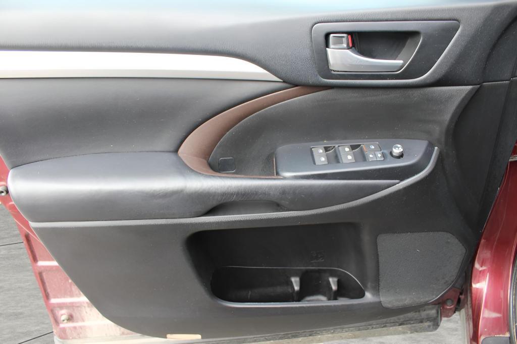 used 2018 Toyota Highlander car, priced at $18,803