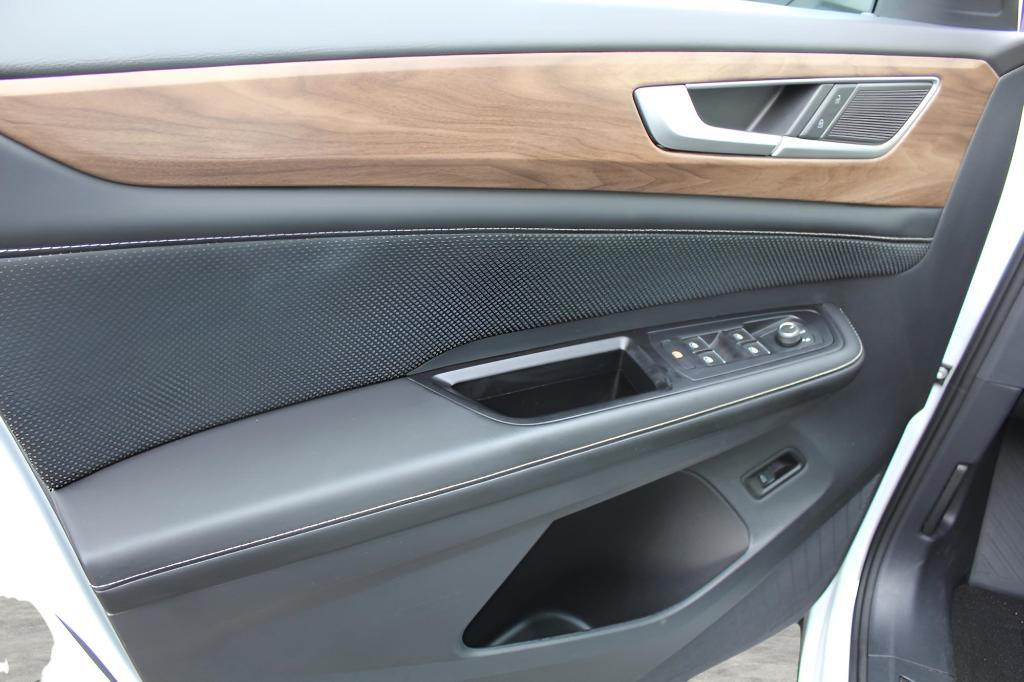 used 2024 Volkswagen Atlas car, priced at $32,346