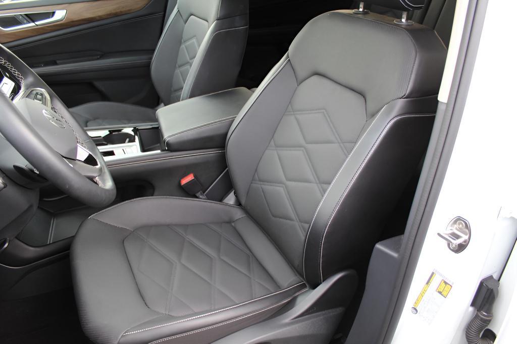 used 2024 Volkswagen Atlas car, priced at $32,346