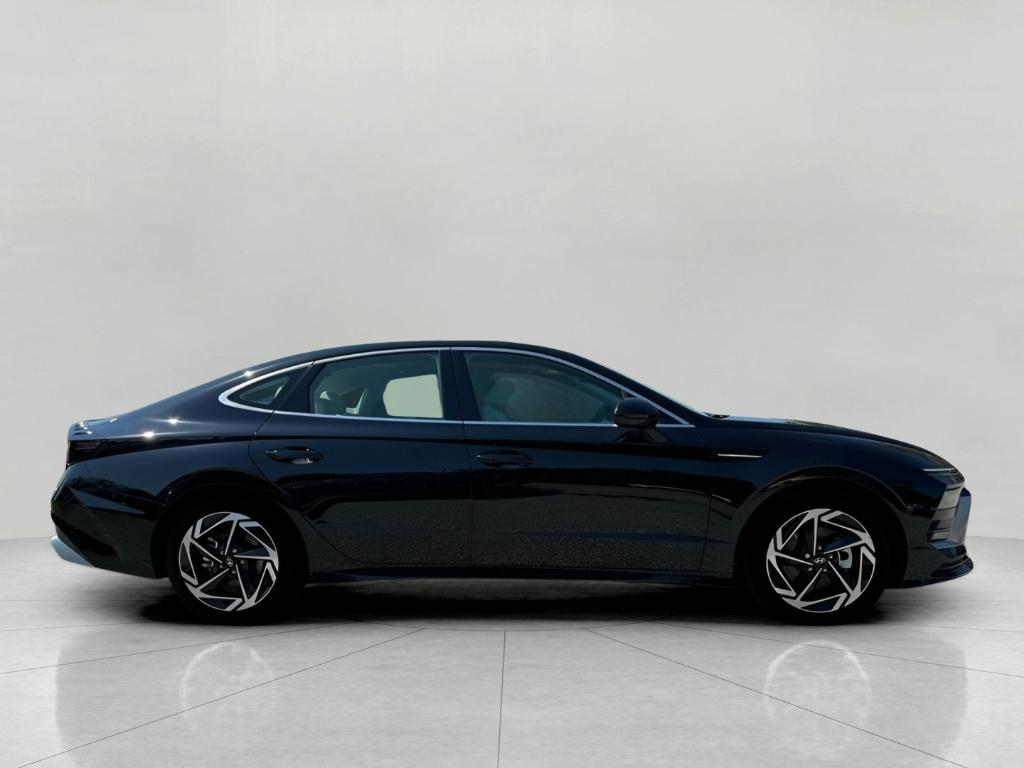new 2025 Hyundai Sonata car, priced at $31,579