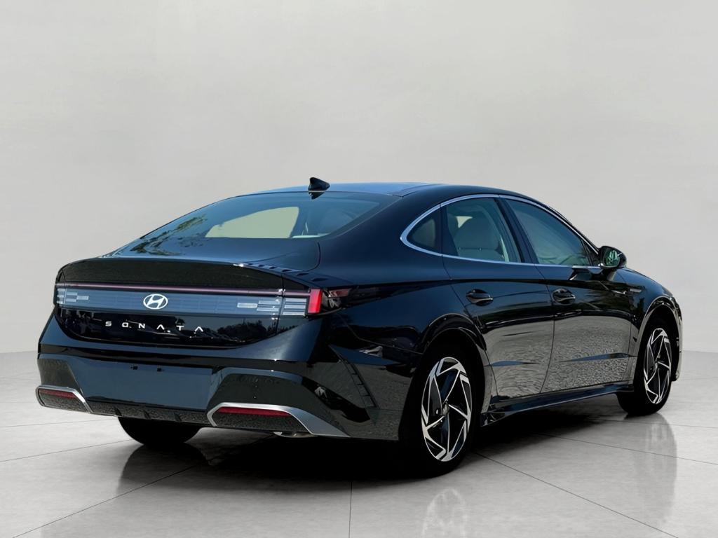 new 2025 Hyundai Sonata car, priced at $31,579