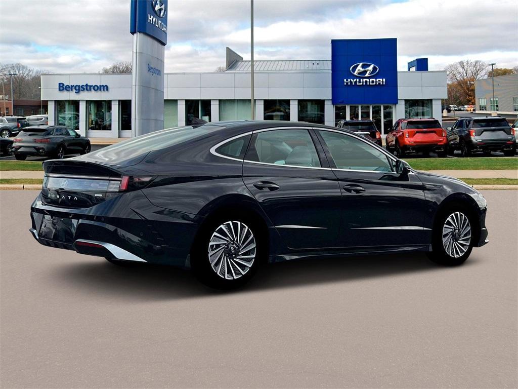 new 2025 Hyundai Sonata Hybrid car, priced at $38,475