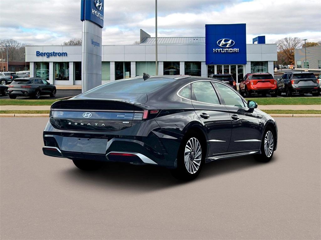 new 2025 Hyundai Sonata Hybrid car, priced at $38,475