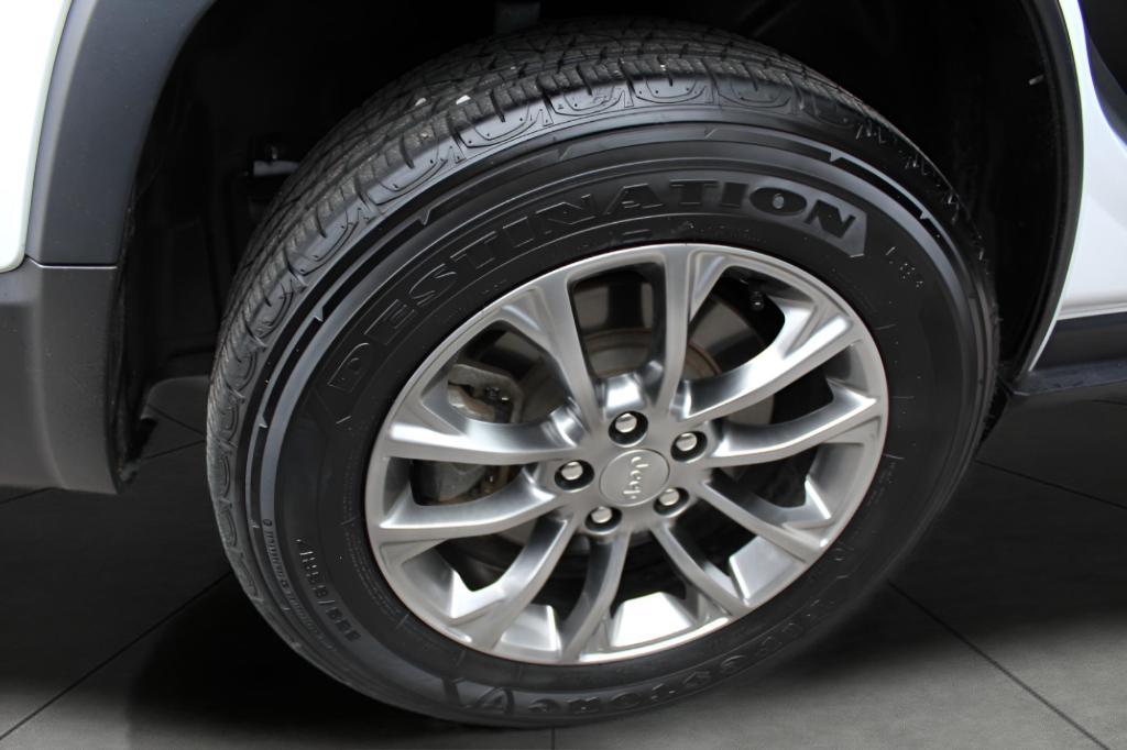 used 2021 Jeep Cherokee car, priced at $19,964