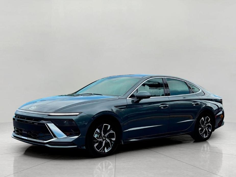 new 2025 Hyundai Sonata car, priced at $29,211