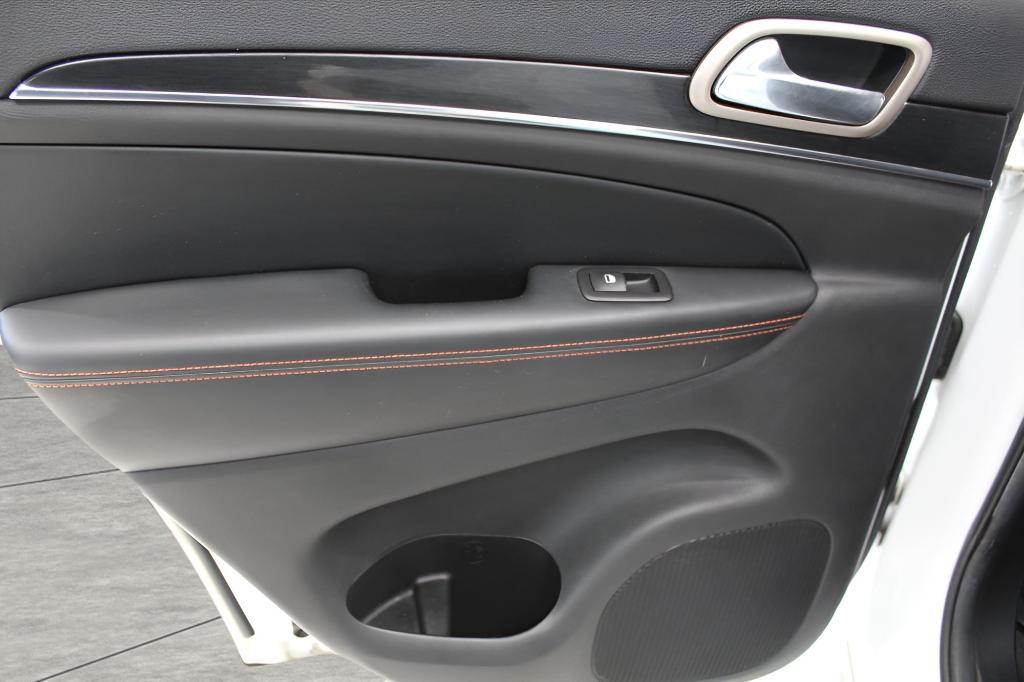 used 2016 Jeep Grand Cherokee car, priced at $9,878