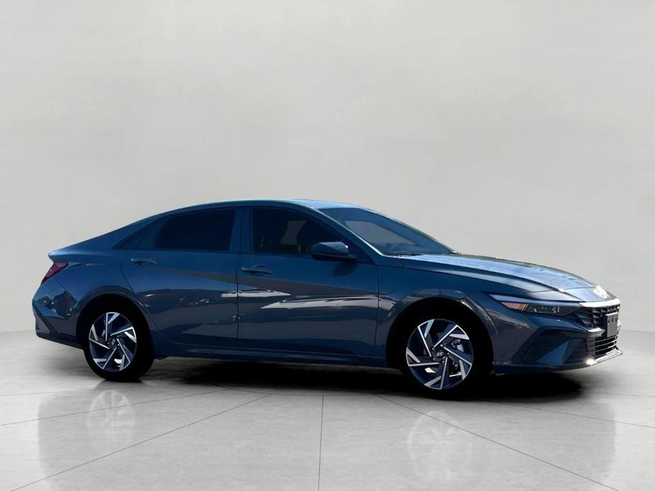 new 2025 Hyundai Elantra car, priced at $23,001