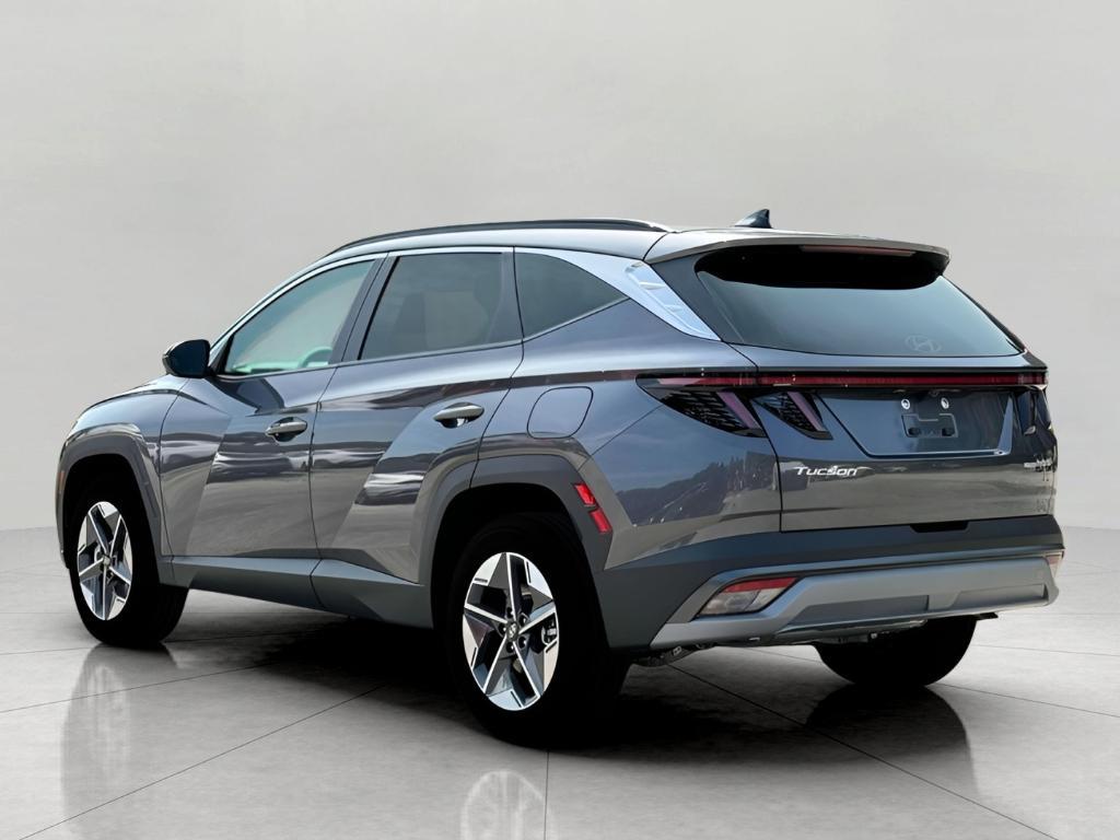 new 2025 Hyundai TUCSON Hybrid car, priced at $35,184