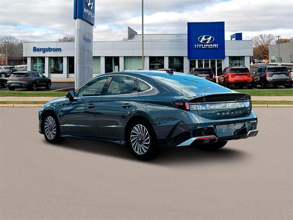 new 2025 Hyundai Sonata Hybrid car, priced at $38,620
