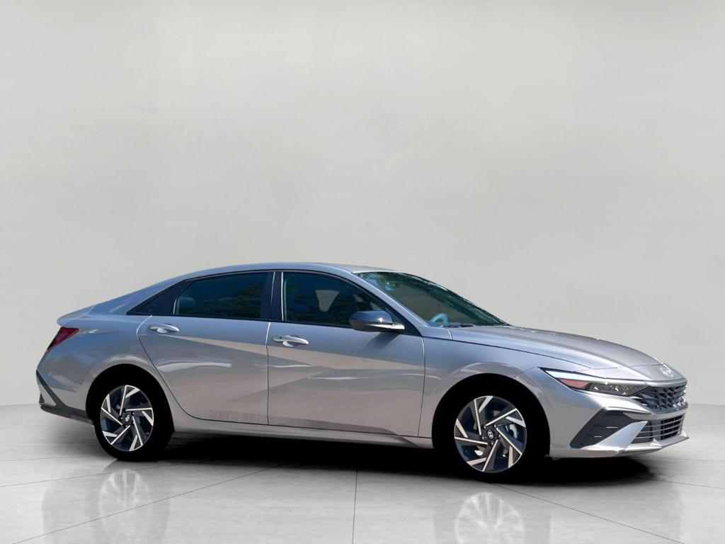 new 2025 Hyundai Elantra car, priced at $24,421