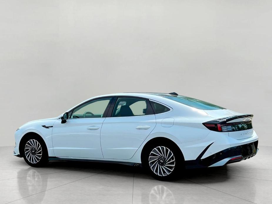 new 2025 Hyundai Sonata Hybrid car, priced at $38,051