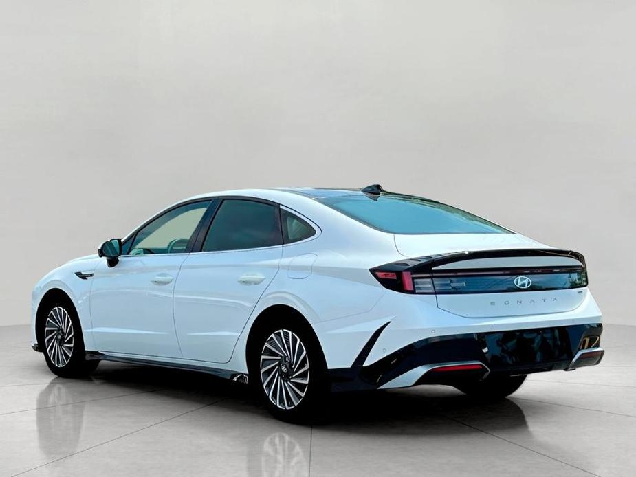 new 2025 Hyundai Sonata Hybrid car, priced at $38,051