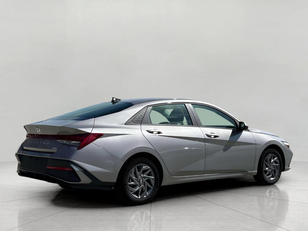 new 2025 Hyundai Elantra HEV car, priced at $26,210