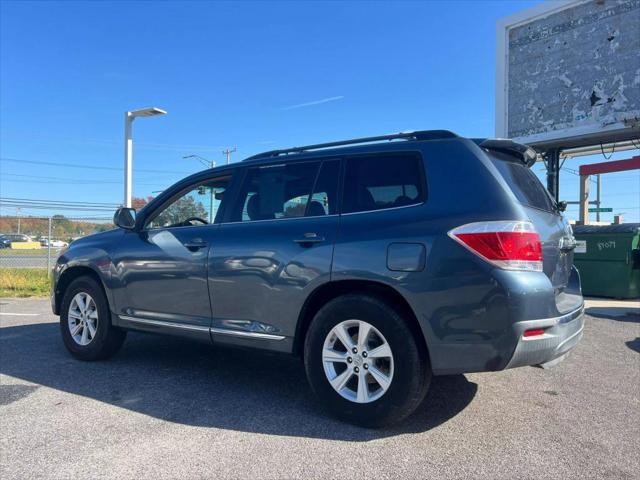 used 2011 Toyota Highlander car, priced at $12,995