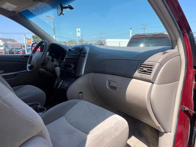 used 2006 Toyota Sienna car, priced at $8,995