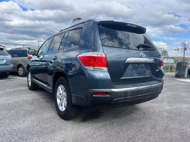 used 2011 Toyota Highlander car, priced at $12,995