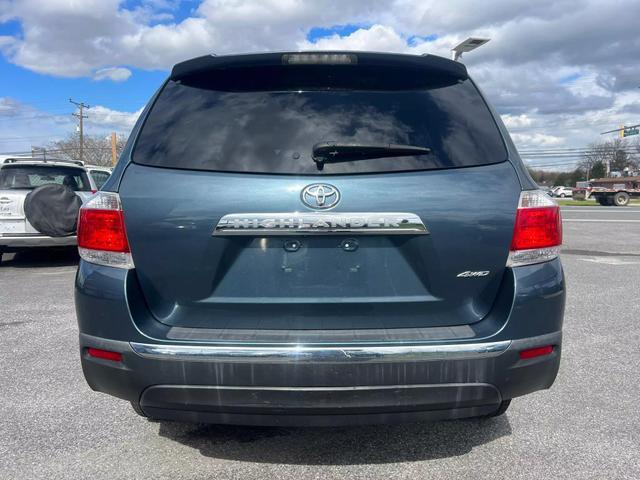 used 2011 Toyota Highlander car, priced at $12,995