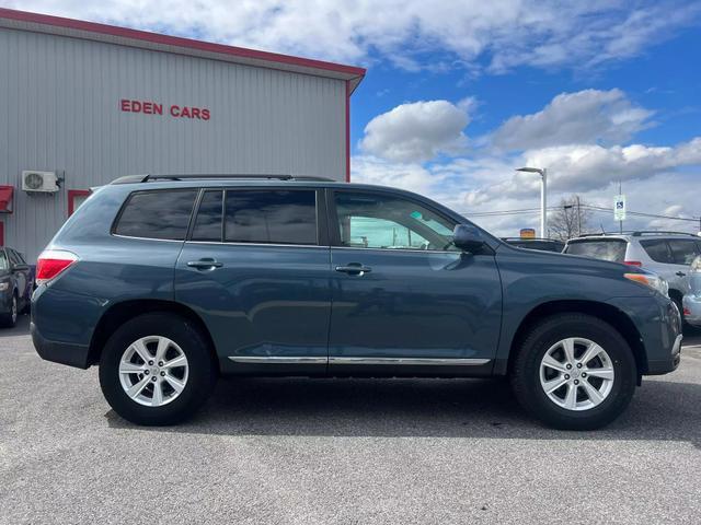 used 2011 Toyota Highlander car, priced at $12,995