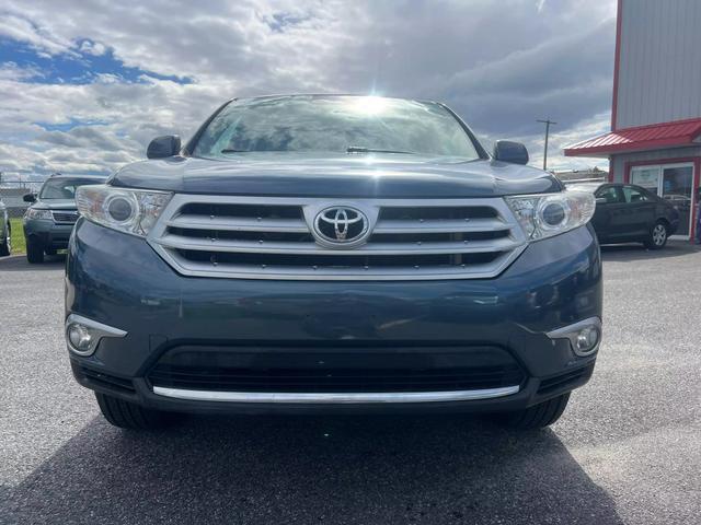 used 2011 Toyota Highlander car, priced at $12,995