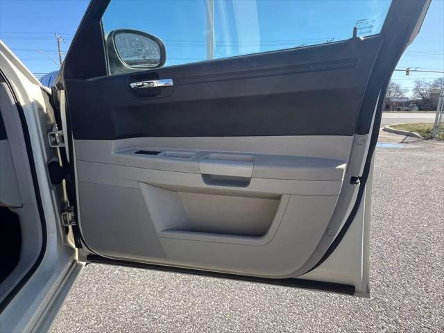 used 2007 Chrysler 300 car, priced at $10,495