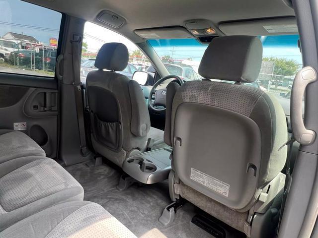 used 2006 Toyota Sienna car, priced at $9,995