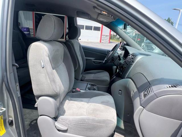 used 2006 Toyota Sienna car, priced at $9,995